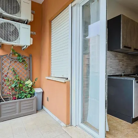 La Vacanzetta By Rentbeat Apartment